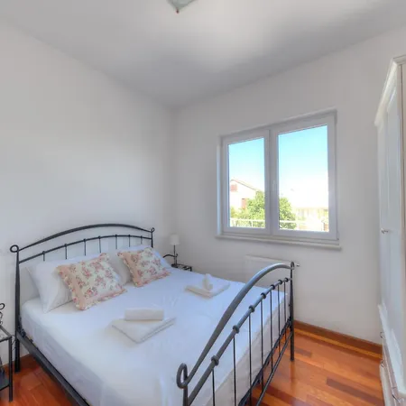 Apartment On With Pool And Jacuzzi