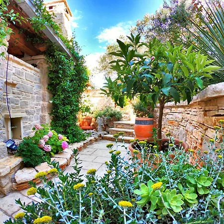 On With Pool And Jacuzzi Appartement *